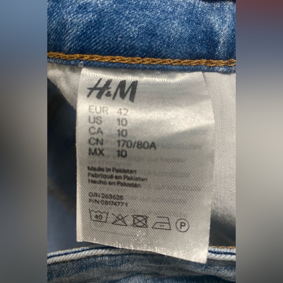 H&M Light Blue Denim Shorts - Picture 3 of 3